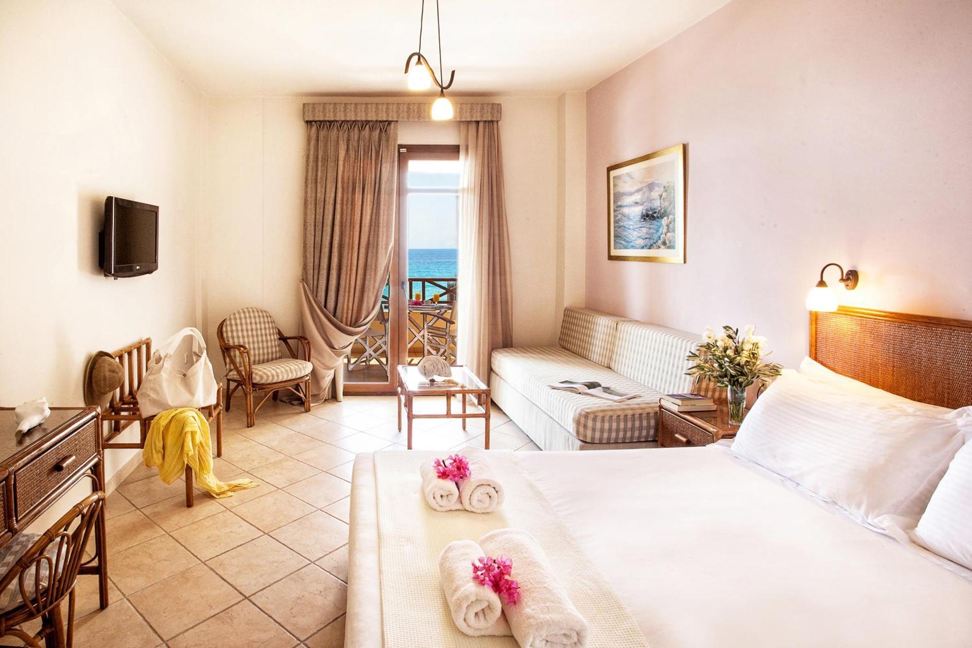 Aparthotel Paralio
